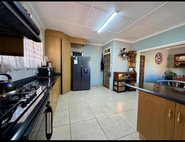 3 BEDROOM HOUSE FOR SALE IN LINMEYER
